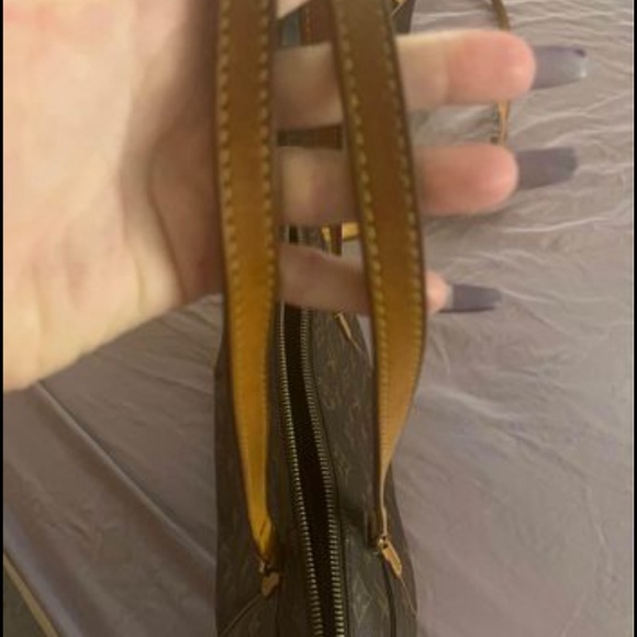 Authentic Louis Vuitton Totally MM. - Picture 9 of 16